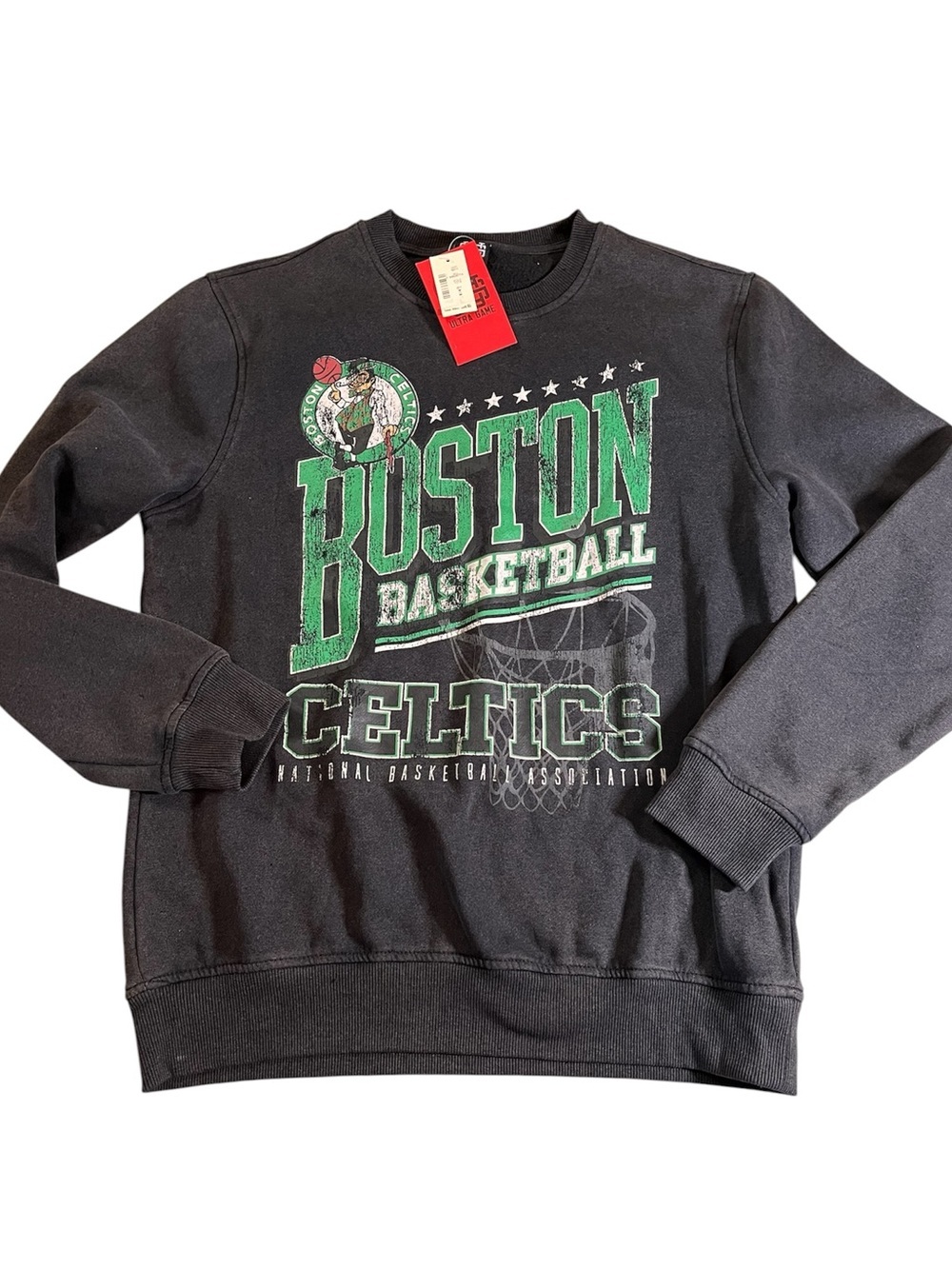 Boston Celtics (M) Basketball Long Sleeve Pull Over Sweater New With Tag 
Medium